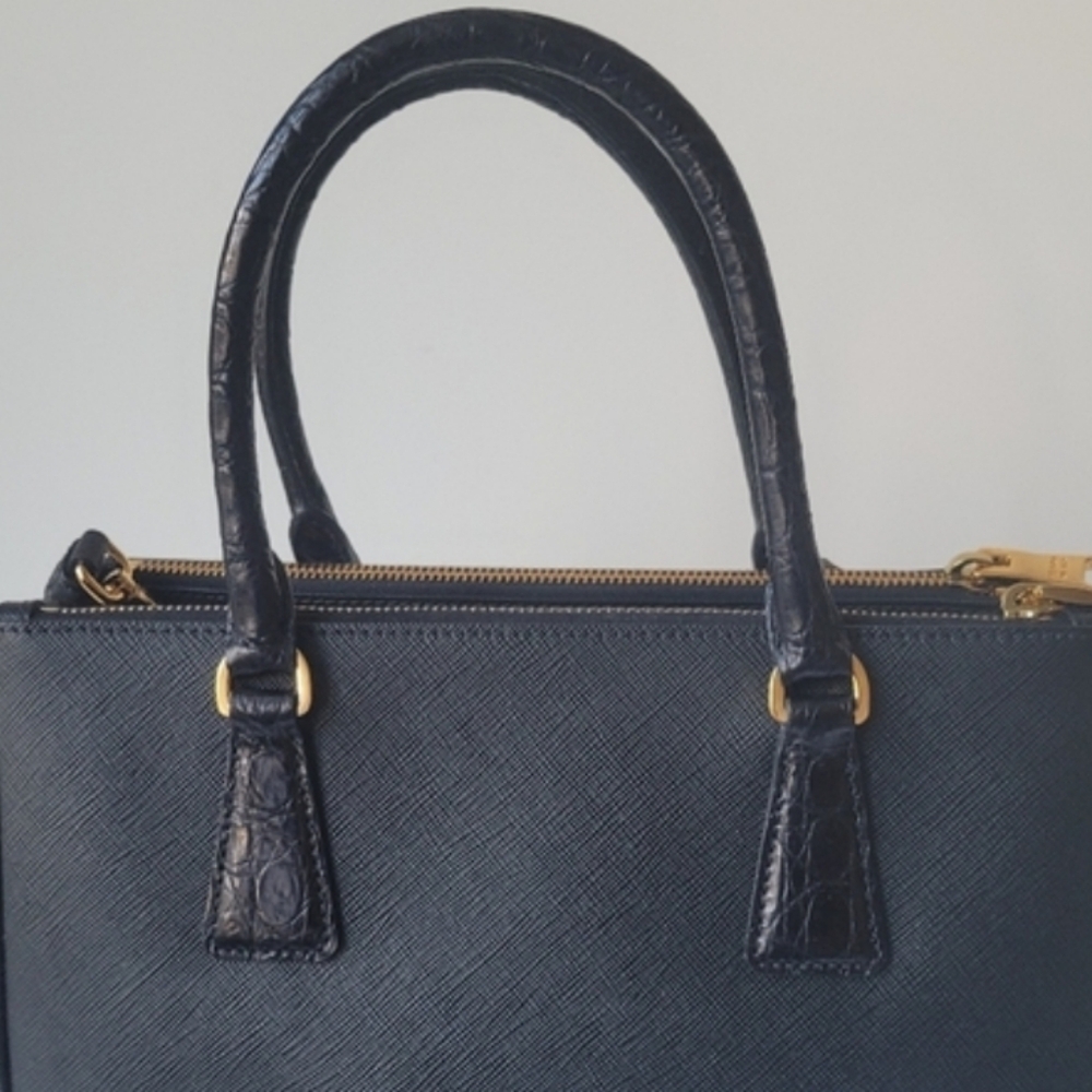 PRADA Crocodile Galleria Saffiano Leather Black Bag - Picture 16 of 17